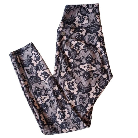 FABLETICS High-Waisted Lace Powerhold 7/8 Leggings Pink Black XS - Picture 4 of 15